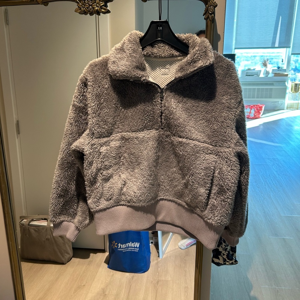 Varley sweatshirt grey size large